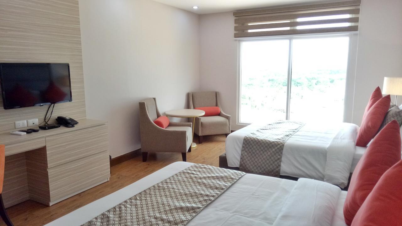 La Maja Rica Hotel Tarlac Kültér fotó