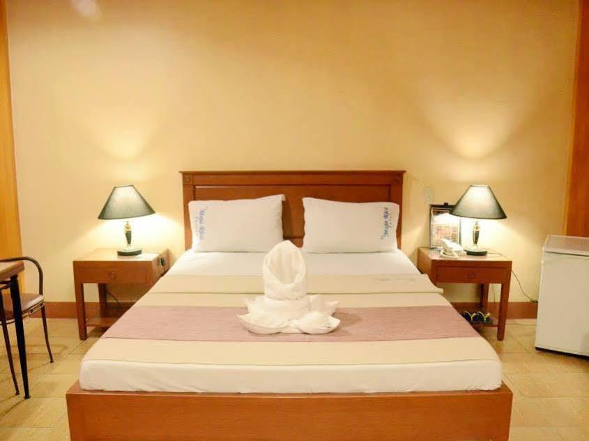La Maja Rica Hotel Tarlac Kültér fotó