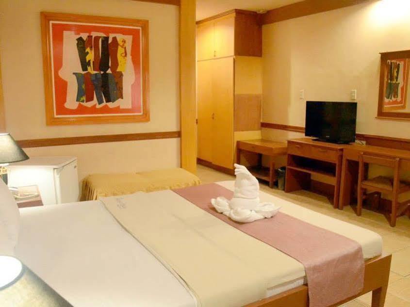 La Maja Rica Hotel Tarlac Kültér fotó