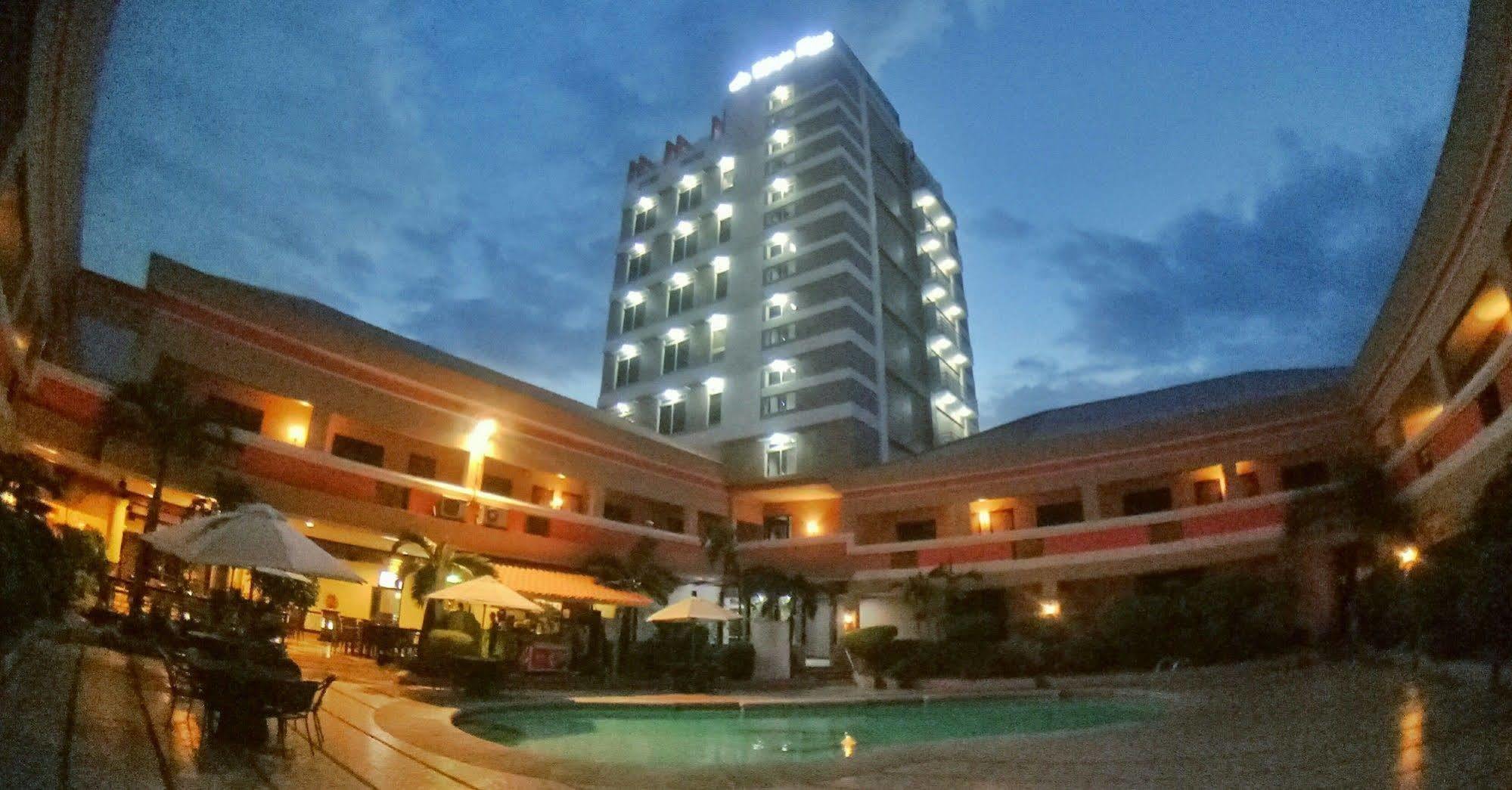 La Maja Rica Hotel Tarlac Kültér fotó