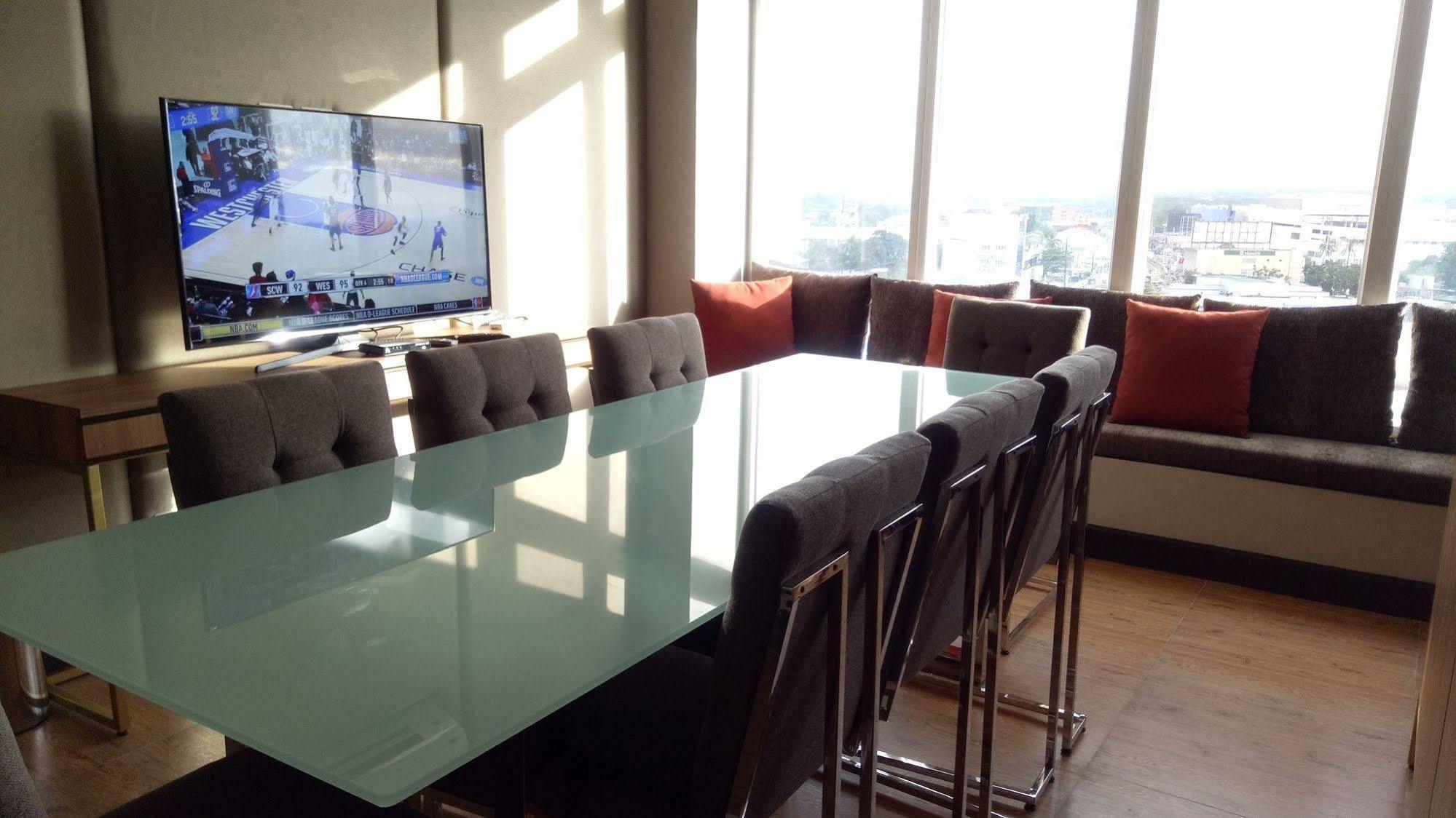 La Maja Rica Hotel Tarlac Kültér fotó