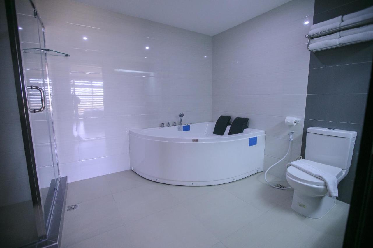 La Maja Rica Hotel Tarlac Kültér fotó